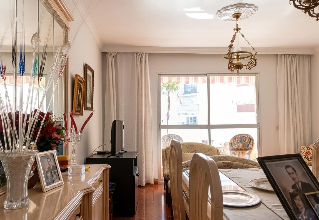 Flat in Nerja - Spacious flat in Plaza Marina, Nerja