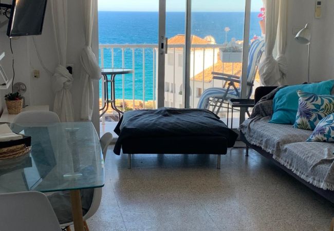 Apartment in Nerja - 2-bedroom flat with seaviews, Nerja