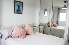 Apartment in Nerja - 2-bedroom flat with seaviews, Nerja