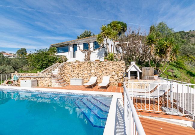Country house in Cómpeta - Country Villa with Guest Apartment & Pool