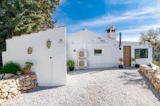 Country house in Cómpeta - Country Villa with Guest Apartment & Pool