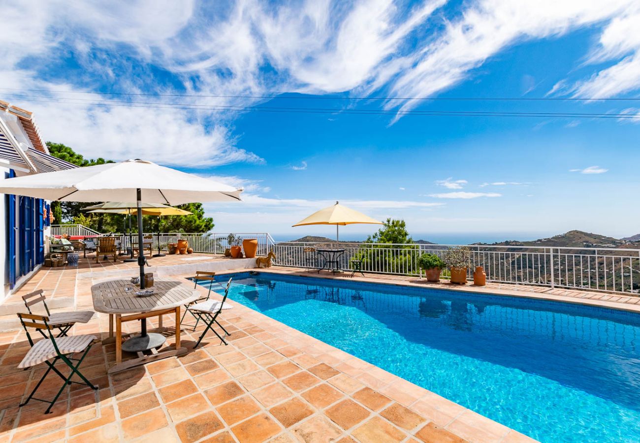 Country house in Cómpeta - Amazing Country Villa with Pool and Guest house